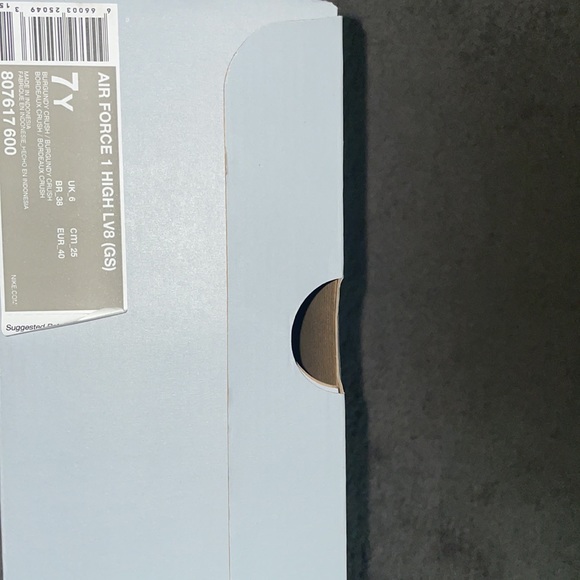 I am selling Nike high top burgundy 1’s - Picture 6 of 6